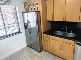412 Lakeview Dr APT 203, Weston, FL 33326