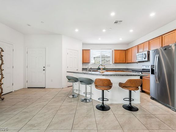 4th image of 1344 Cerulean Ave