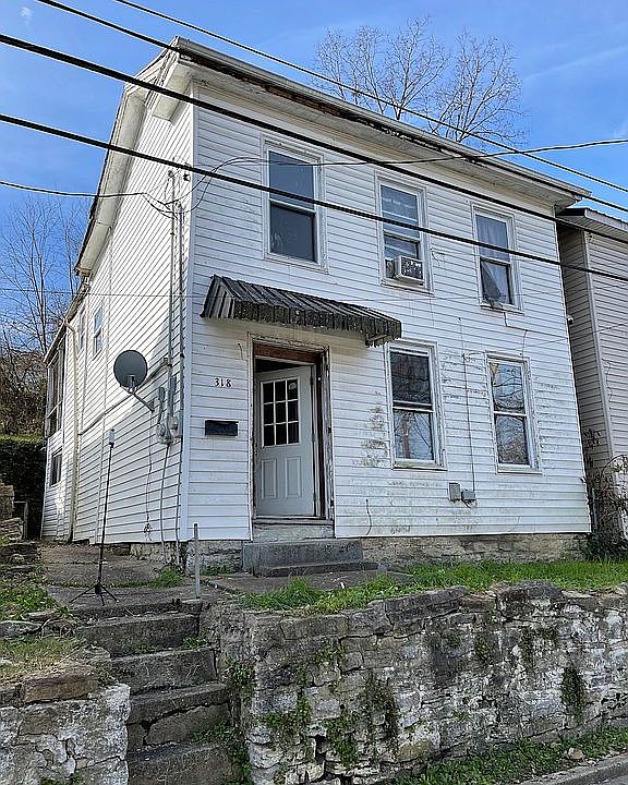 1st image of 318 E 4th St