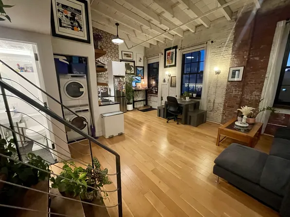 60 Berry St #4K, Brooklyn, NY 11249
