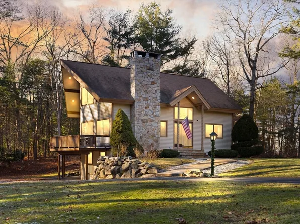 22 Leonard St, Lakeville, MA 02347