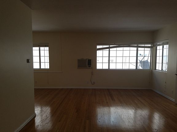 4th image of 1135 S Oakhurst Dr #Ad9b7282d