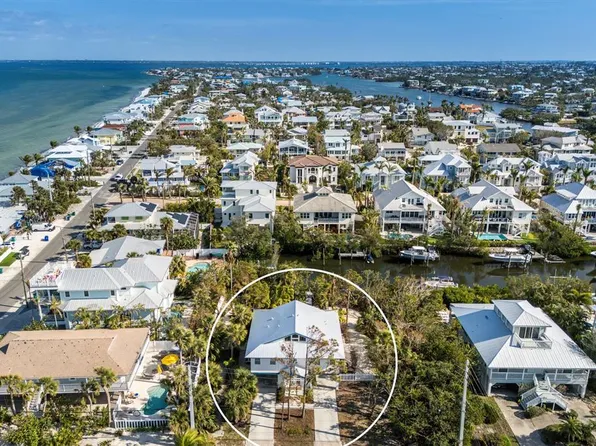 527 Magnolia Ave, Anna Maria, FL 34216