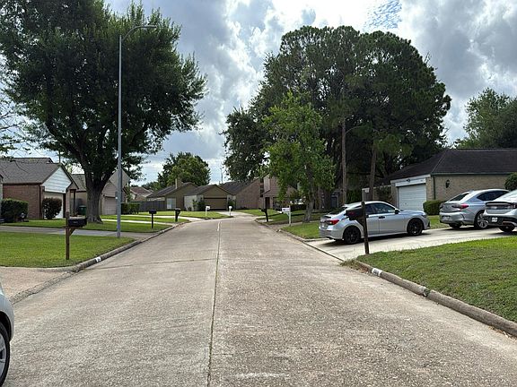4th image of 13818 Sheri Hollow Ln