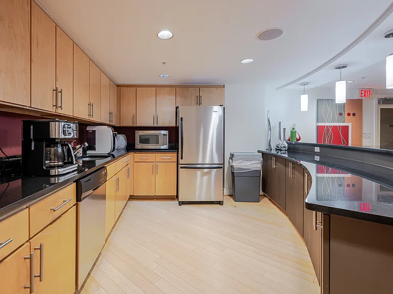 915 E St NW #317 — Photo 27