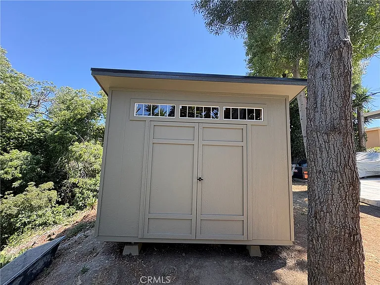 1126 S Patton Ave — Photo 14