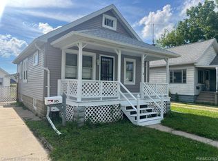 105 17th St, Port Huron, MI 48060