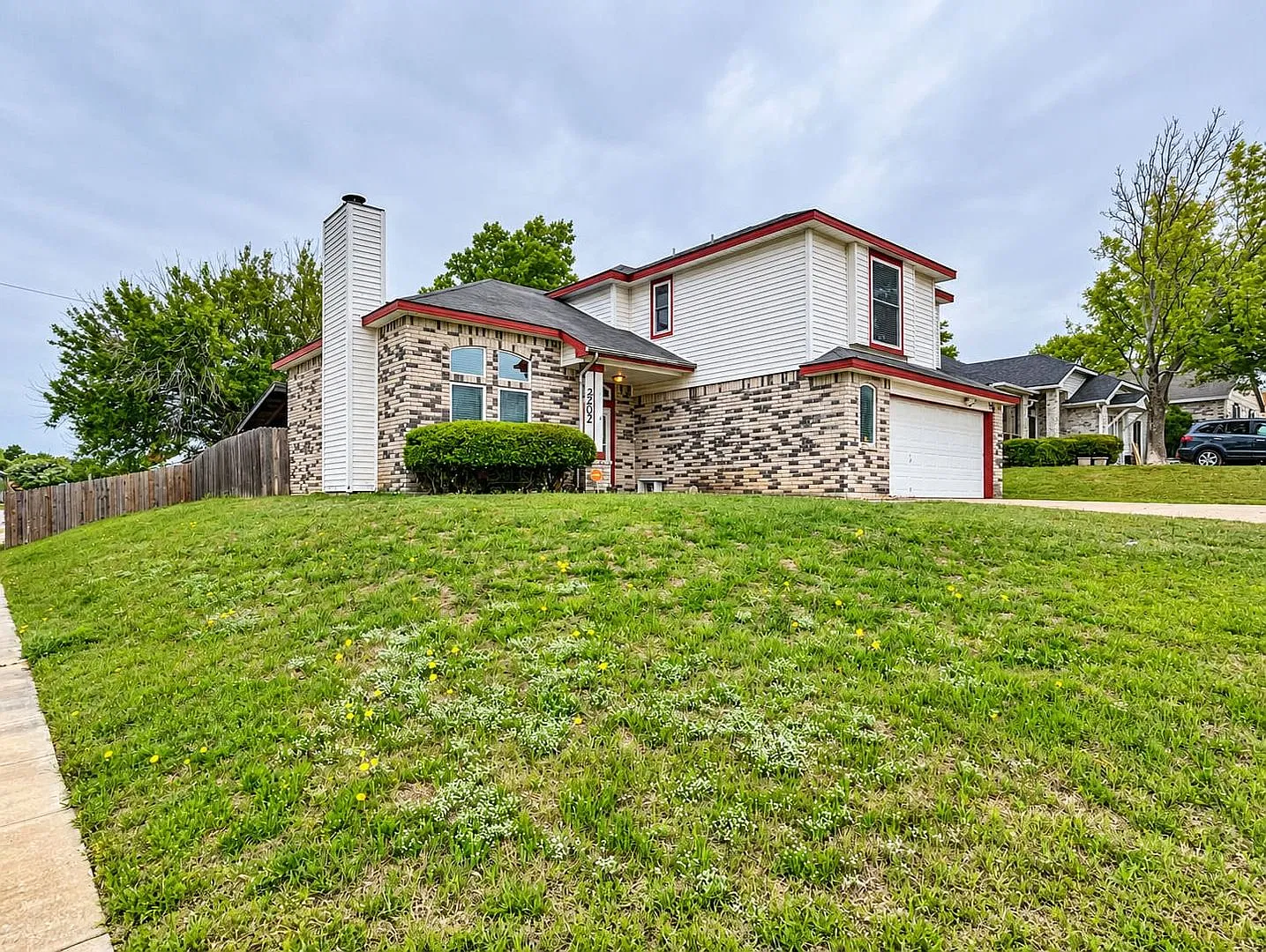 Charming Two-Story Home with Spacious Living in Killeen! — Photo 4