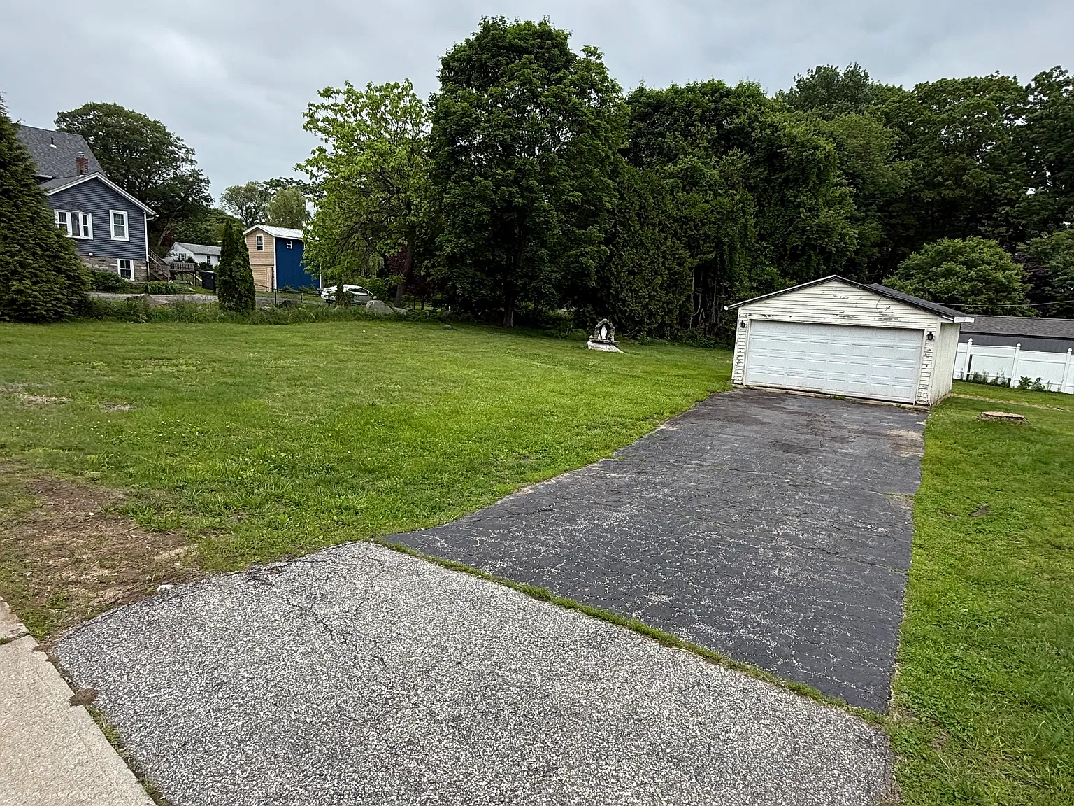 5 bed, 1600 sqft, $3,000 — Photo 2