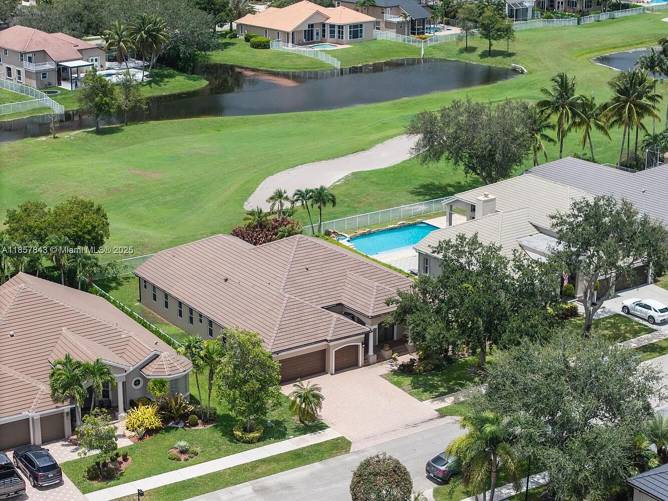 3981 E Lake Estates Dr