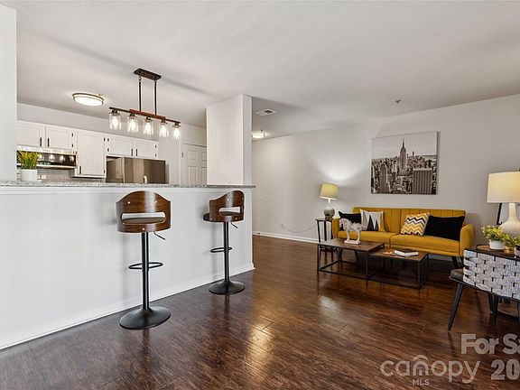 4th image of 1620 Arlyn Cir APT L