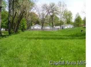 766 S Kosciusko St, Jacksonville, IL 62650