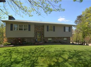 2450 Cross Creek Rd, Buffalo, WV 25033