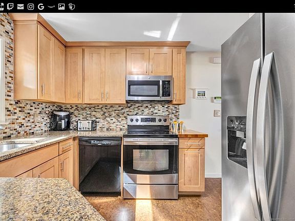 2nd image of 43 Edgemoor Rd