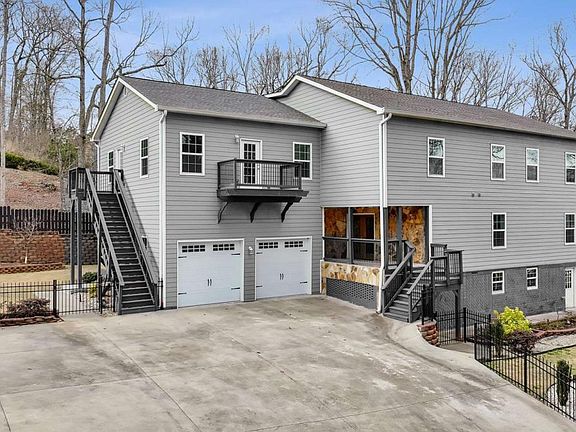 4th image of 2320 Edgewater Rd
