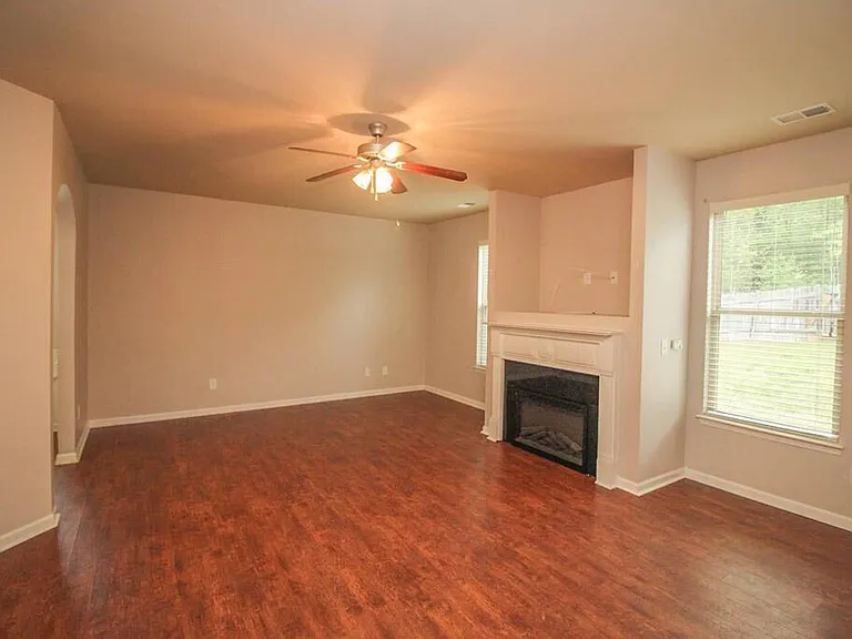 458 Lory Ln — Photo 14