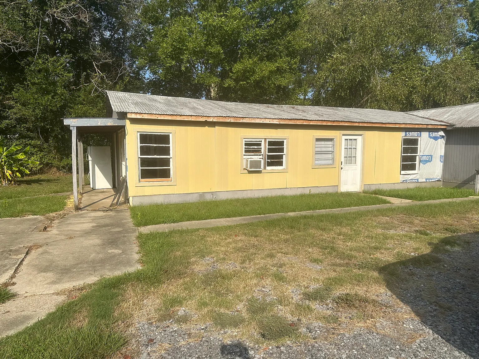 3 bed, 1.5 bath, 700 sqft, $575 — Photo 1