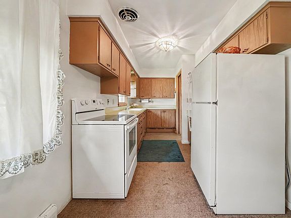 5th image of 9058 4th St