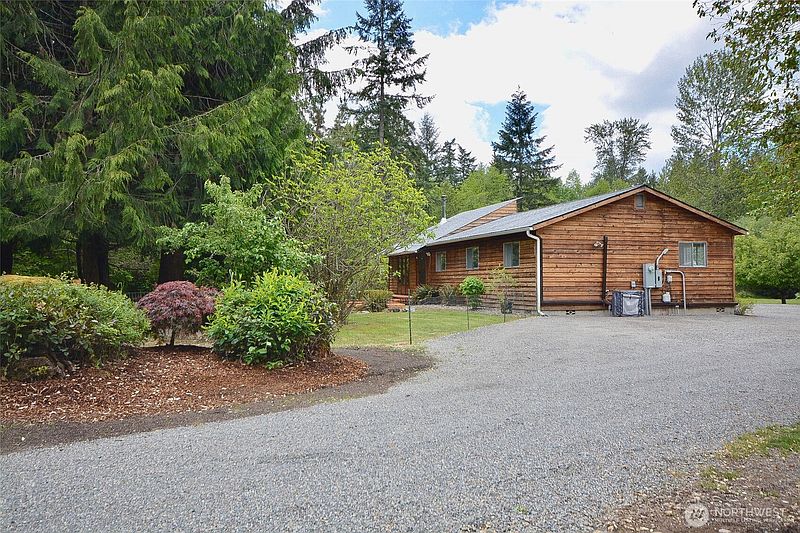5th image of 14812 Fox Hill Road SE