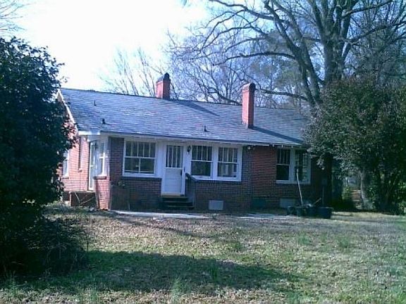 2nd image of 515 S Elm St