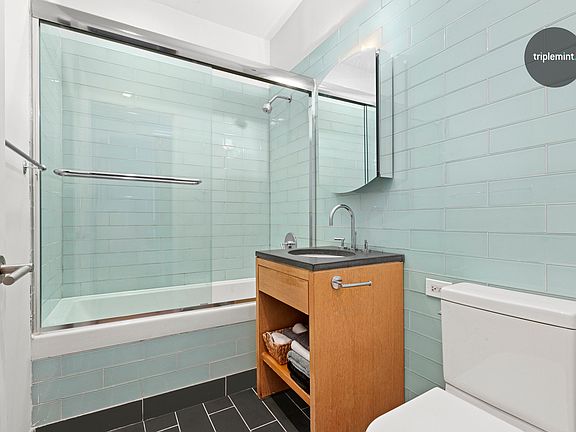 5th image of 310 W 52nd St APT 16H
