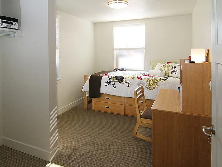 602 E 600 N — Photo 16