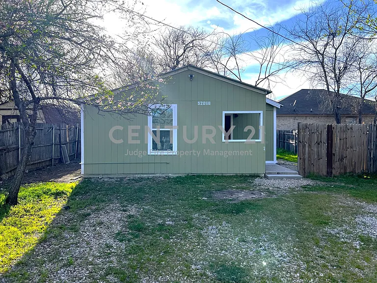 5205 Calloway St #B — Photo 1