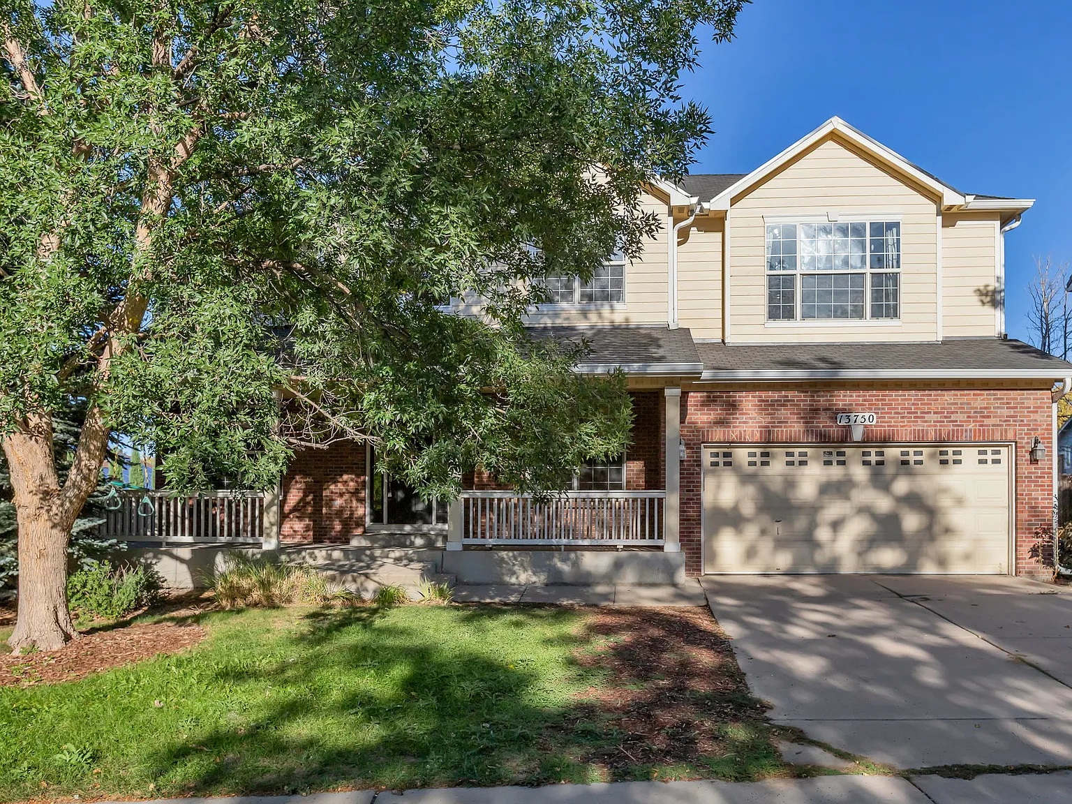 4 bed, 2.5 bath, 2760 sqft, $3,950 — Photo 2