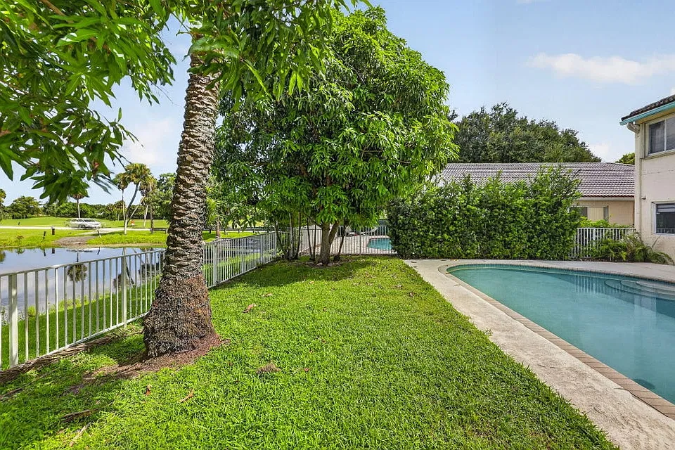 1403 Banyan Cir #0