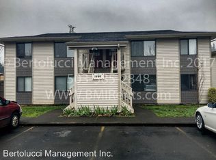 1195 S Water St APT A, Silverton, OR 97381