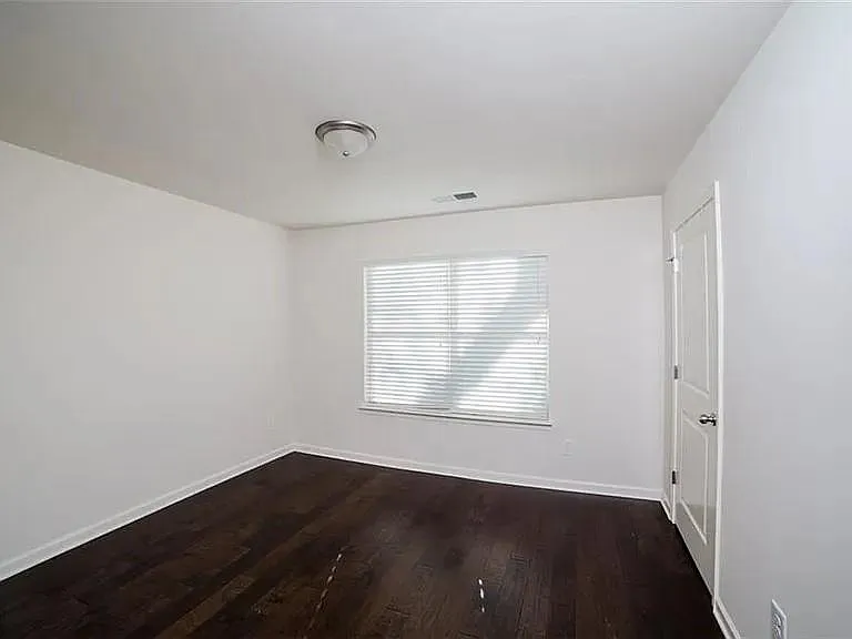 5570 Lightheart Ct — Photo 6