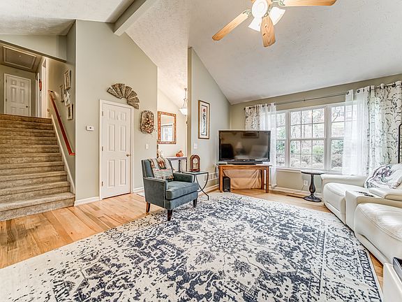 4th image of 272 Keeble Creek Dr