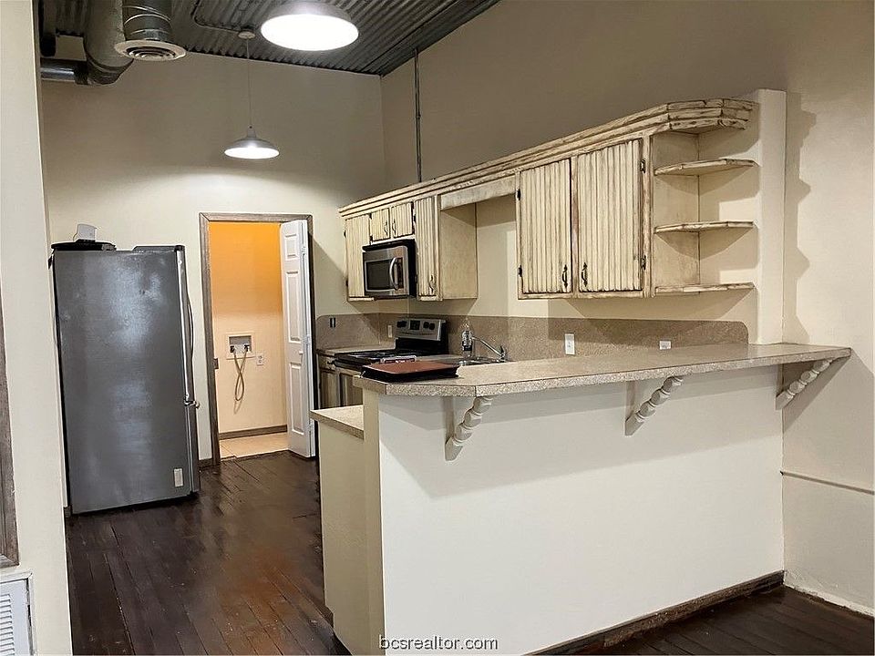 211 W Washington Ave, Navasota, TX 77868 Zillow