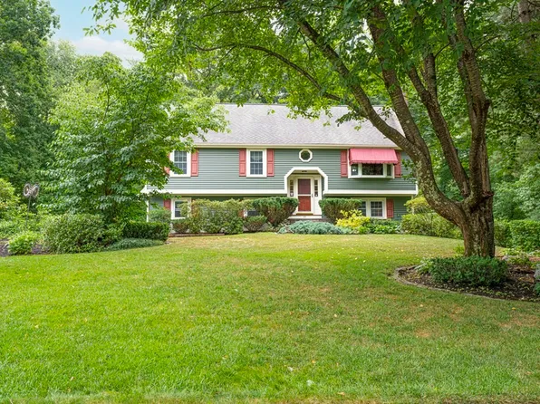 45 Guernsey Ave, Taunton, MA 02780