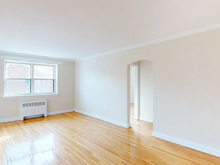 385 Besserer St — Photo 34
