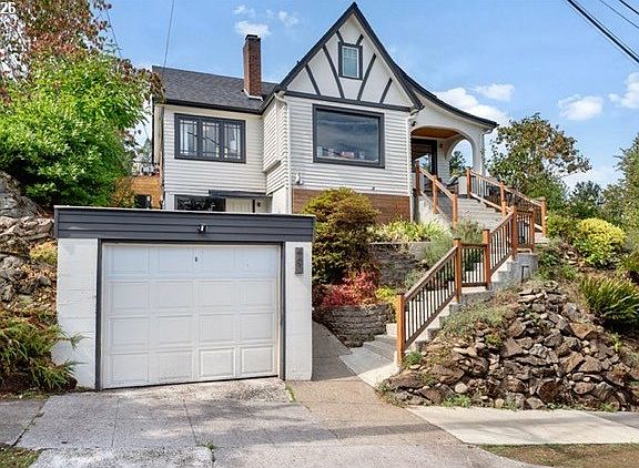 3rd image of 461 SE 72nd Ave