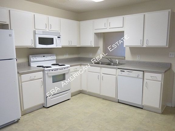 2nd image of 28 Garden Ln APT 21