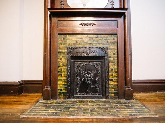 original fireplace (decorative)