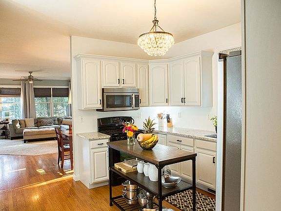 5th image of 4404 Tosi Cir