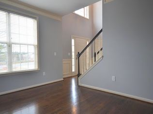 14101 Pine Harbor Rd, Charlotte, NC 28278
