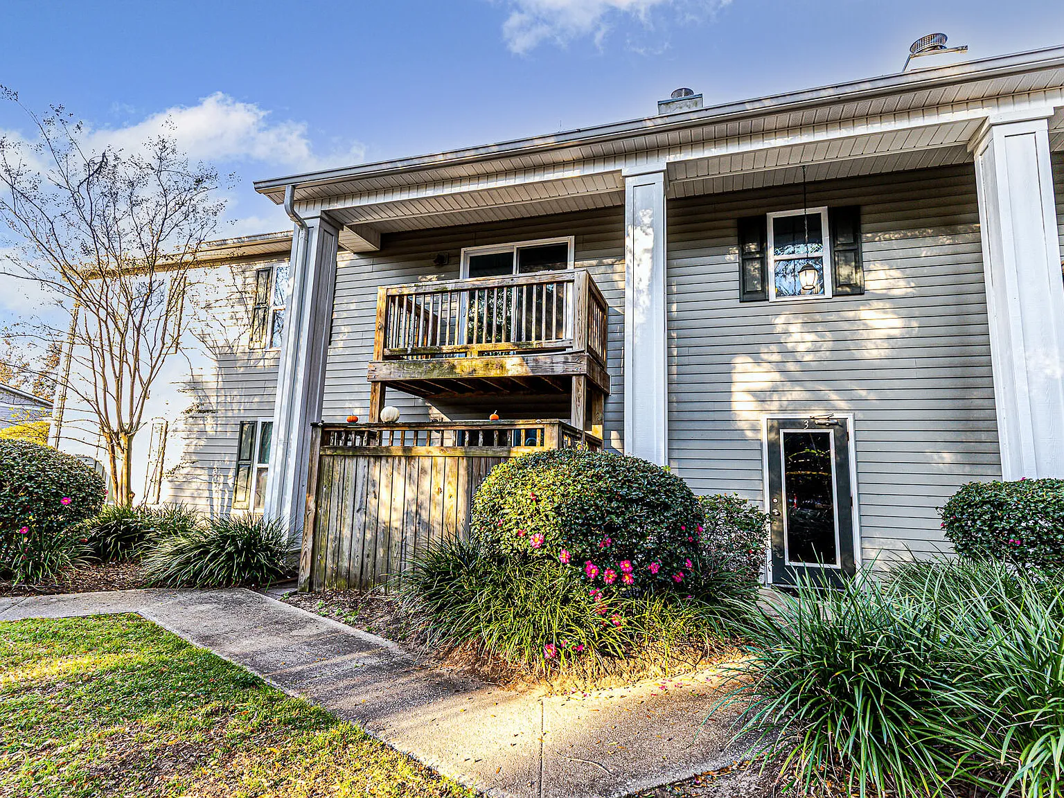 2 bed, 2.0 bath, 959 sqft, $1,800 — Photo 1