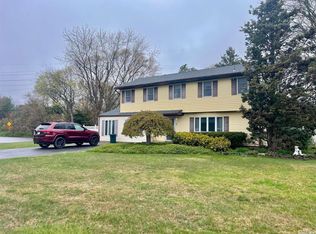 149 Tremper St, Holbrook, NY 11741