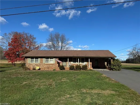 215 Freeman St, Dobson, NC 27017