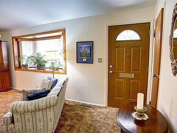 4th image of 4024 Montezuma Pl