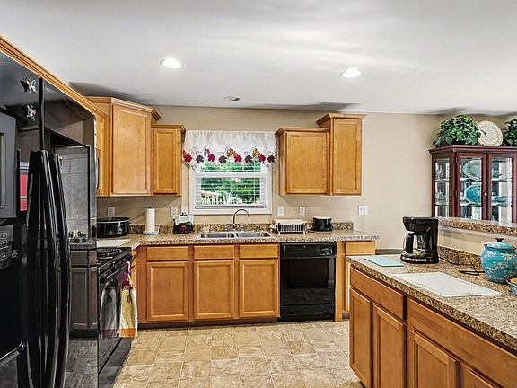 5th image of 132 Stapleton Way