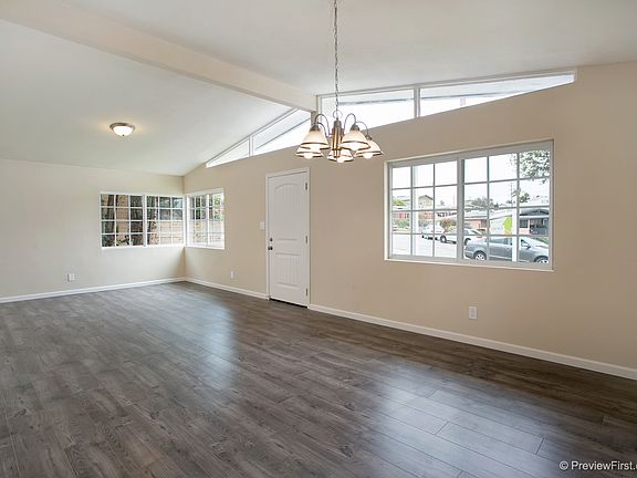 5th image of 832 Ginna Pl