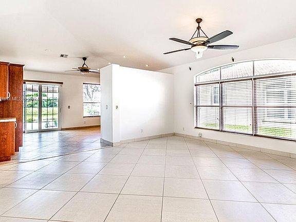 4th image of 13192 NW 8th St #1
