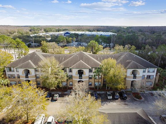3rd image of 17104 Carrington Park Dr APT 522
