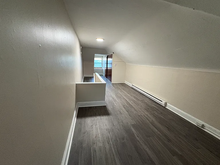 343 Charles St — Photo 16
