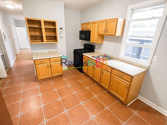 3rd image of 148 Chadwick Ave #3D